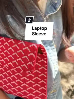 I can’t say what it’s giving… but you know. #designervibes #lookforless #dealsforyoudays #summervibes #clutchbag 