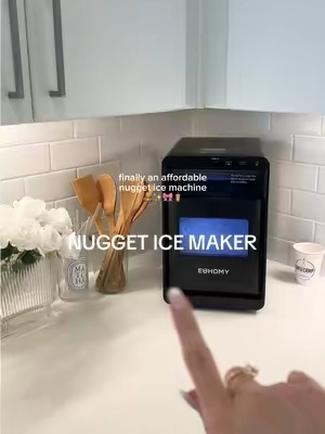 no bc that crunch is everything ❄️🧋🧊 #nuggetice #nuggeticemaker #nuggeticemachine #icedcoffee #coffeetiktok 