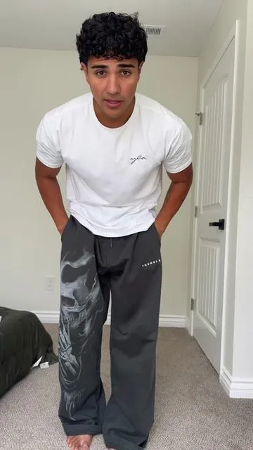 Alex eubank sweats??