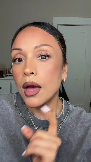 Powder that really is that good!  @Natasha Denona  #over40makeup #makeupglowing #dewymakeup #dealsforyoudays 