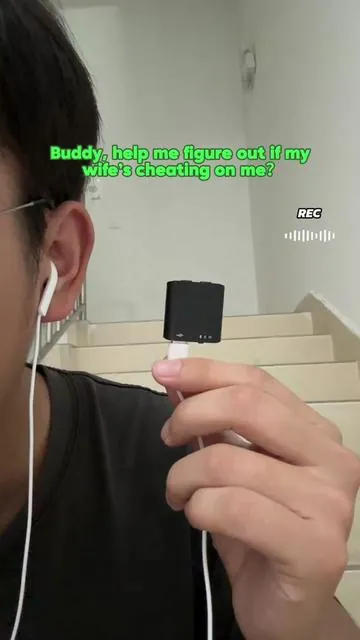 Mini recorder with magnetic which make it easy to hide!#tiktokshopmakemebuyit #voicerecorder #secret #fathersday #gpstracker 