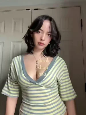 i love striped tops 