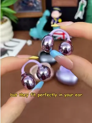 Game changer for workouts: clip-on earbuds#EarClipEarbuds #HiddenHeadphones #FashionEarbuds #WorkHacks #TechHacks