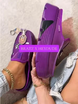 the girls who get it, get it 💜👠 @HeyDude #bratzheydude #heydudes #newheydudes 