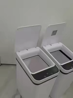 Basureros que ae abren con tan solo acercar la mano #smarttrashcan #trashcan #basureros #bathroomdecor #dealsforyoudays 