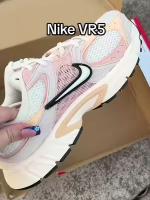 The peach and coral color combo on these Nikes is sooo pretty! #nike #nikesneakers #tiktokshopcreatorpicks #womensnikes #walkingshoes 