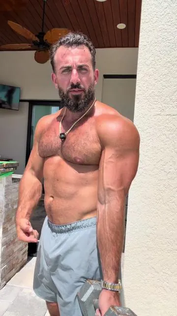 #SummerVibes #SummerWins #dealsforyoudays #biceps @NOW  