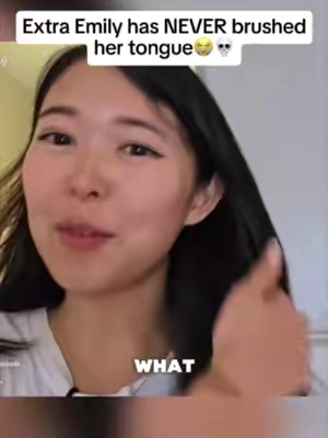 how does she get away with this🤢 #extraemily