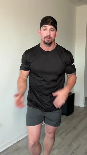 The fit on these 🤌🏼 7 pack athletic shirts #shirt #athleticwear #mensfashion 