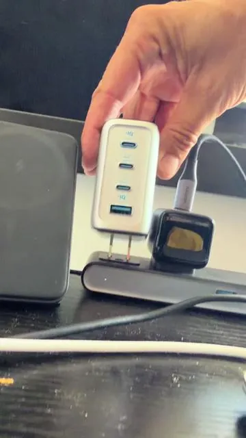 Three pieces turned my desk into a station that never gets unplugged @ANKER 