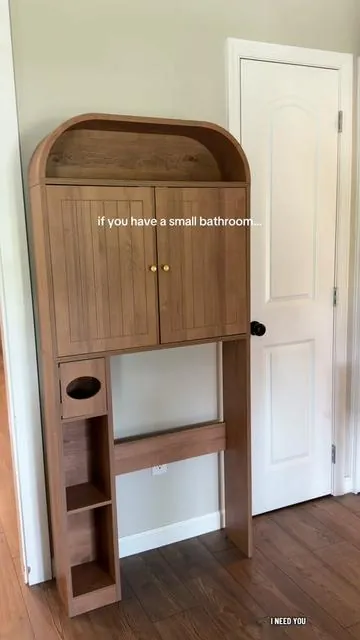 #smallbathroom #bathroomstorage #bathroomorganization #overthetoiletshelves #bathroom  @GiratreeFurniture 