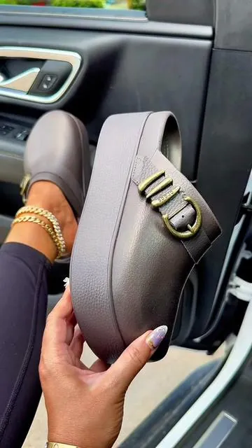 Crocs Dylan playform clogs with the gorgeous buckles 🤎 #crocs #crocsdylan #dylancrocs #crocsdylanplatform #tiktokshopcreatorpicks 
