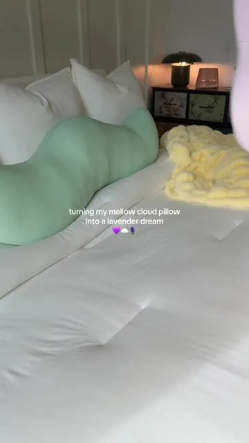 So silky and cooling 🧊  lots of color options! #mellow #mellowsleep #pillowcase #coolingpillowcases #pillowcases @Mellow Sleep 
