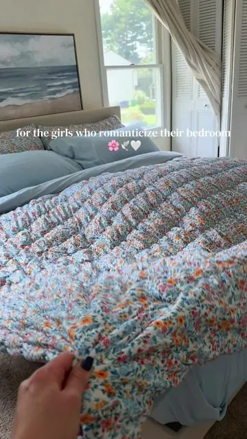 I never need another bedding set. This vintage floral one is beautiful 🌸#7piececomforterset #bedding #floralbedding ##vintagefloral #summerbedding 