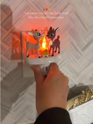 I’m not crying you’re crying 🥹🎄❤️ #christmasdecor #christmasnostalgia #nightlight #dealsforyoudays #CapCut 