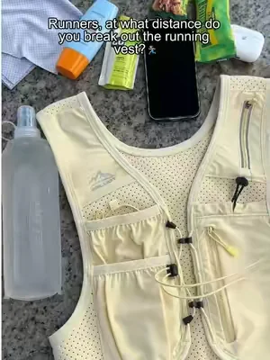 #runningvest #Zelvot #runninggear #OutdoorGear #hydrationvest 