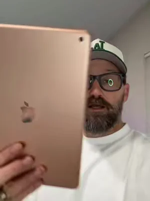 Refurbished Apple iPad 7th Gen ✨ Excellent condition, fully tested, and ready to use. Perfect for school, work, streaming, and everyday use. #AppleiPad #iPad7thGen #Refurbished #TechDeals #TikTokFinds