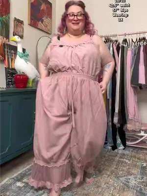 V-neck Oversized Jumpsuit ✨ #plussizejumpsuit #plussizefashion #curvystyle #softgirlera #DealsForYouDays 