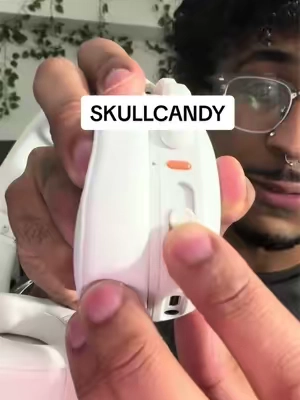 Couldn’t miss this opportunity again. @Skullcandy #skullcandy #headphones #dealforyoudays 