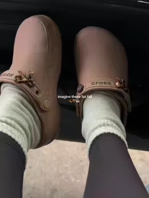 The PRETTIEST milk chocolate @Crocs 🤎  #crocs#clogs#fall#fallaesthetic 
