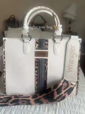 the prettiest wrangler tote 🫶 #wrangler #totebag #purse #wranglerpurse #westernfashion 