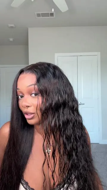 Indecisive about whether you want straight or curly hair? Get this wig. @UNice Hair @UniceHairCo  @UNICE #unicehair #2in1wig #DealsforYouDays #wetnwavywig #straighthair   