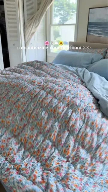 Vintage floral and the ruffles 🥹 this bedding is soooo cute #vintagefloral #bedding #7piececomforterset #beddingset #floralbedding 