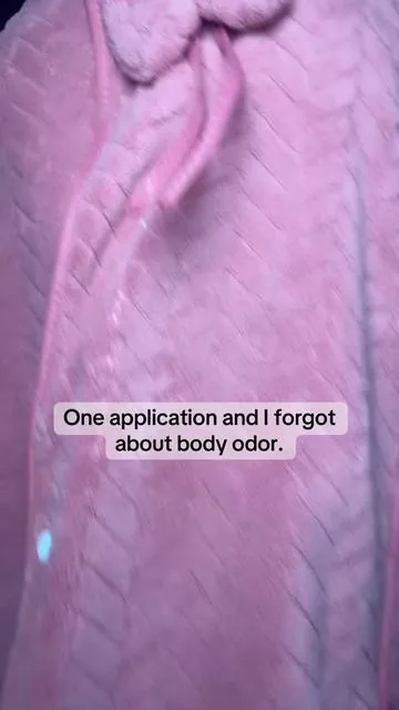 Regular deodorant could never 😭 @SkinAura Labs  #TikTokShopFinds #WholeBodyDeodorant #BodyCareRoutine #HygieneRoutine #ShowerRoutine 