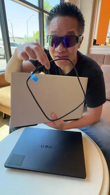 Cevaton One-Cable Dual Screen!  https://www.tiktok.com/t/ZP96Hqvf8Gn3F-iIKmp/ (Affiliate Link) #dualscreen #dualscreenlaptop #triplescreen #dualscreenextender #laptopsetup @Cevaton @Cevaton_view @cevaton_displays @Cevaton.tech @cevaton_products @Cevaton Store 