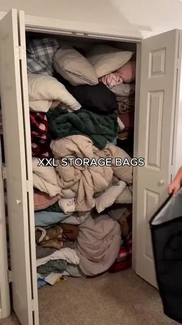 XXL blanket, linen, comforter, clothe storage for the closet! #storagebag #comforterbag #movingbag #blanketstorage #closetstorage     