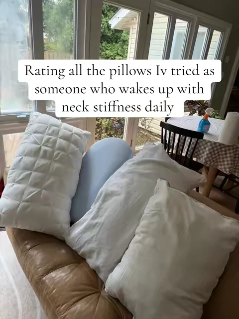 Always waking up a a stiff neck is a pain in the butt but I think I finally found a pillow that can help with that. ##pillow##mellowpillow##coolingpillow