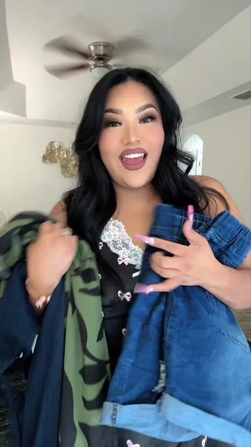 Calling all plus size Queens! 👸 @BloomChic thank you for seeing us! 🎀 #plussize #plussizefashion #bloomchic #biggirl #ootd 