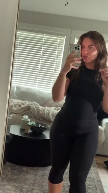 A set that I’ll actually wear 🖤 #summerwins #blackcapris #dealsforyoudays 