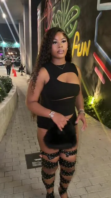 This outfit was so teaaaa! 😍 2 piece set from @Fashion Nova heels from @Azalea Wang 🔥🖤 #ootd #ootdinspo #grwm #miamioutfits #fyp 