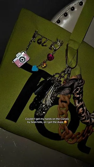 Most of my accessories are in my TikTok showcase! 💕 #curvesbysean #totebag #fashion #accessories #tote 