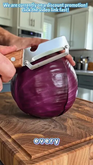 Sharp peeler! Less waste, comfy grip, 2-in-1 bottle opener! #kitchenessentialsea #MomHacks #VegetablePeeler #HomeCooking 