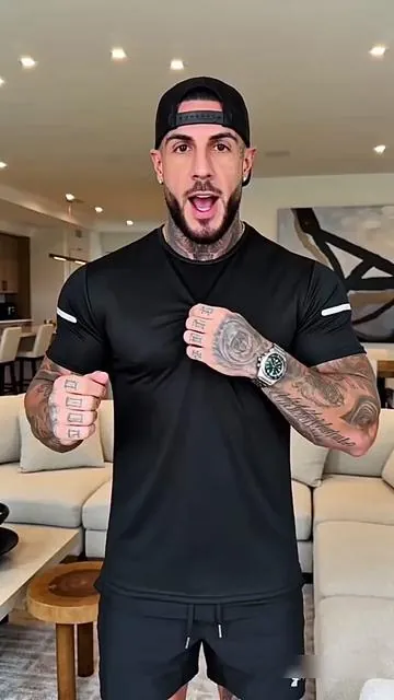 Getting 7 athletic shirts for that price is kind of crazy .#tiktokshop #tshirt #menswear #fyp #gym 