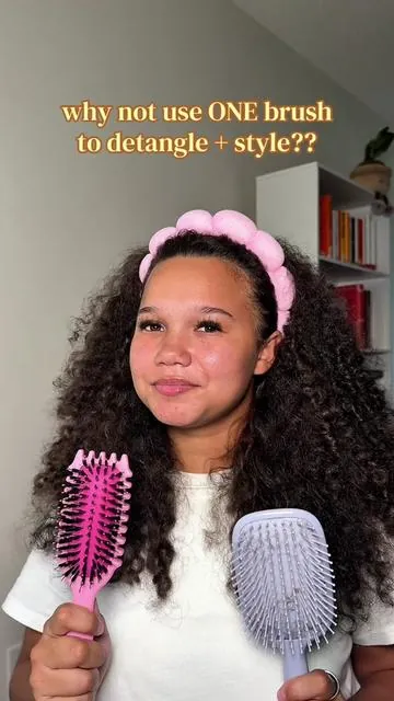 Finally… one brush that actually detangles and styles my curls. 🤍👩🏽‍🦱 No more switching between two brushes. #bouncecurl #curlyhair #dfyd #dealsforyoudays 