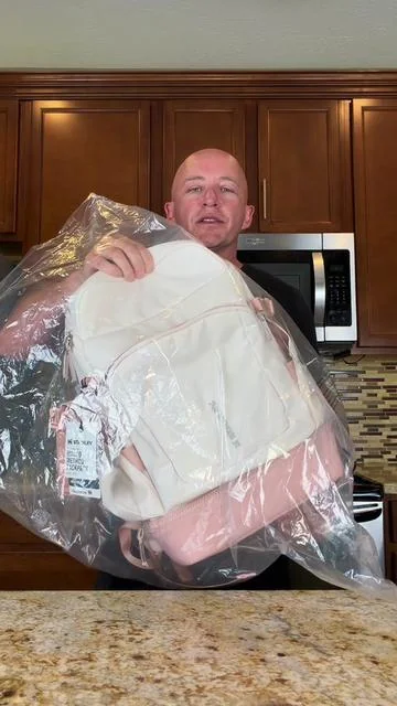This is a great backpack from Stanley #backpack #kidsbackpack #stanleybackpack #backtoschoolshopping #tiktokshopbacktoschool 