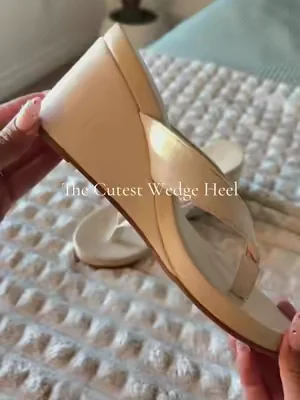 They are sooo comfortable! Definitely will be wearing them all summer ☀️ #wedgesandals #wedgeheels #womenheels #summerwins #womenwedges 