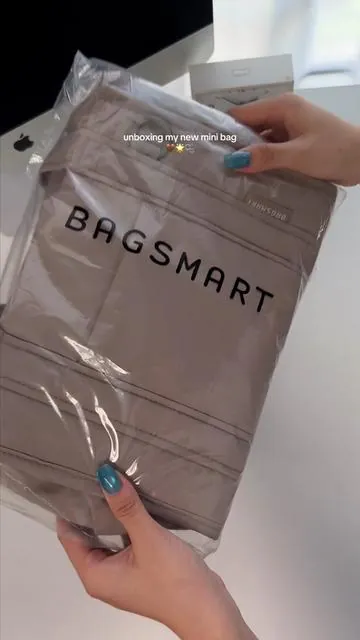 Unboxing my mini square crossbody bag✨#summerwins #minibag #crossbodybag #totebag #whatsinmybag 