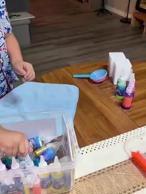 A los niños les encanta que se olvidan por completo de las pantallas 💯 #squishy #squishymaker #ceropantallas #actividadesparaniños #vacaciones 