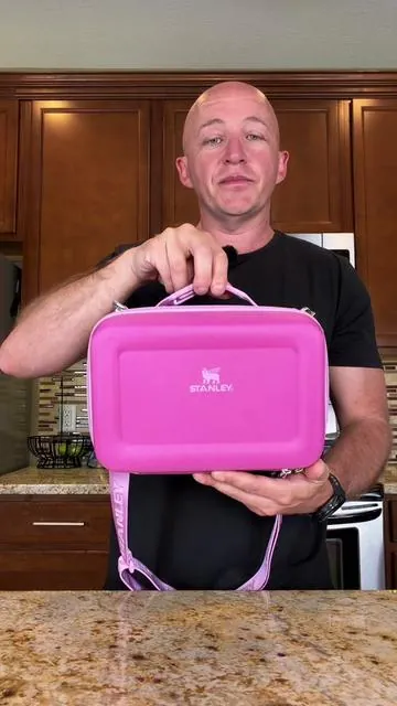 This does seem like a great lunchbox #kidslunchbox #stanleylunchbox #lunchbox #stanley #TikTokshopbacktoschool 