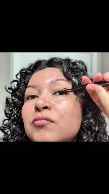 Buenas!!! Bonitas!!! Baratas!!! Y de pilón súper fáciles de poner 🫶🏼🥰😍@WinkYoko @WinkYokoLashes #lashextensions #lashes #lash #pestañas #waterproofglue 