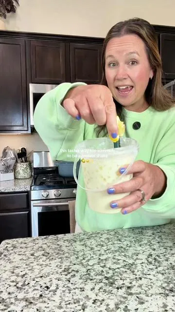FlavCity just dropped a brand new flavor and I ran to try it 🍋✨ This Whipped Lemonade Protein Smoothie is light, refreshing, not chalky at all, and honestly tastes more like a summer treat than a protein shake. 💪 25g protein per scoop ✨ 10g collagen 🍋 brand new flavor This one would be so good blended up as a frozen summer dessert. ☀️🤍 #flavcity #proteinshake #highprotein #proteinrecipes #newflavor