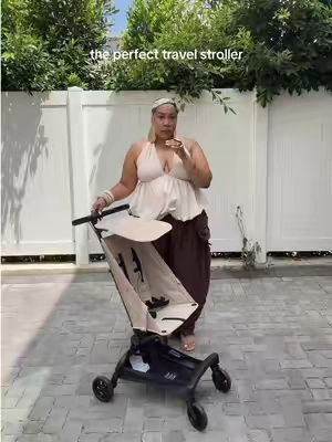 the perfect travel stroller DOES EXIST. #travelstroller #familytravel #toddlertok 