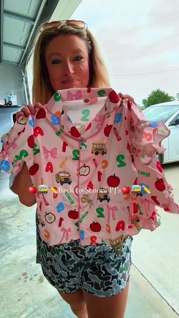 Back to school Pajamas 🙌🙌 moms to kiddos run and grab a set up! 🍎📚✏️🚌#backtoschoolshopping#pajamas#momsoftiktok#kidsoftiktok 