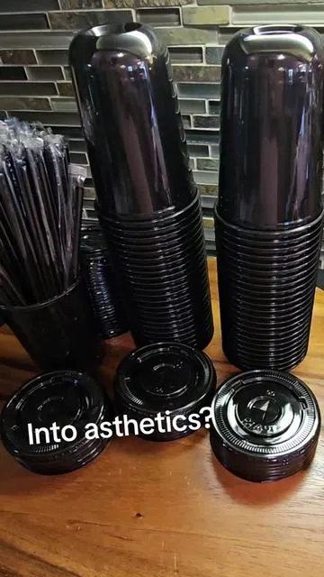 If you're into aesthetics, then you're gonna need these disposable cups with lids and straws, great for on the go! Great for hosting parties! #watertok  #asthetic #asthetics #coffeetok #icecoffee 