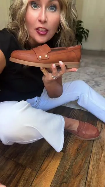 A comfortable loafer from @Dr. Scholl’s Shoes that is antimicrobial and anti-odor!! #tiktokshopcreatorpicks #drscholls #loafers #comfortableshoes #teachershoes 