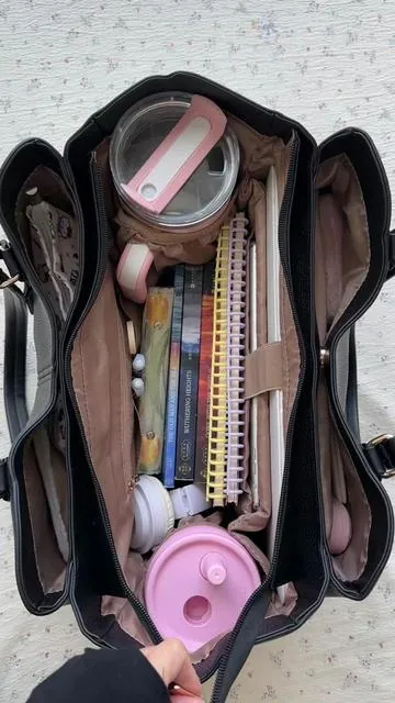 Don't wait – discount active now! 3 compartments, 40oz tumbler pocket, and it stands up by itself. Perfect commuter hack. 🥺#backtoschool #TikTokshopbacktoschool #totebag #lovevook #WorkBag 